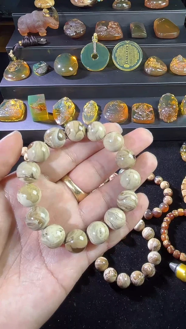 琥珀颈饰未镶嵌瓷白妖花根手串13mm