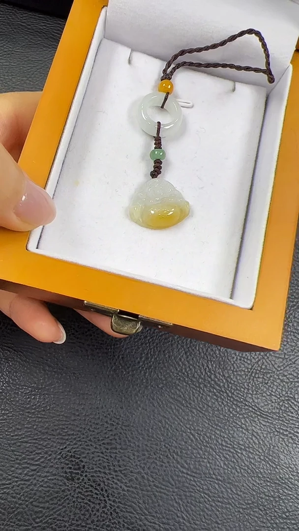 翡翠挂件未镶嵌包挂