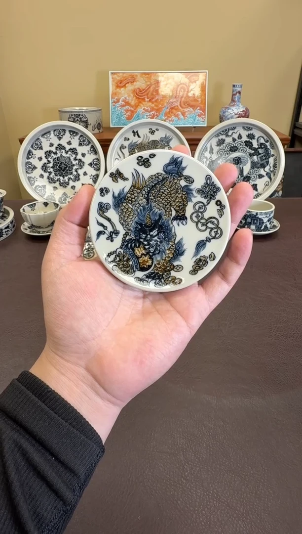 二号釉貔貅纹盖置