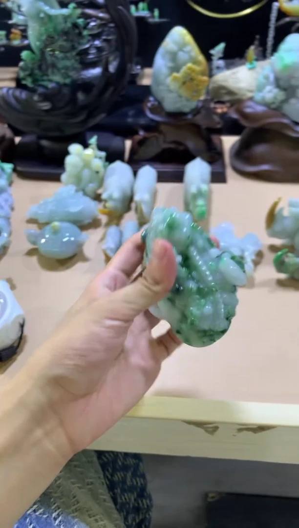 未镶嵌挂件翡翠落***情翡翠摆件