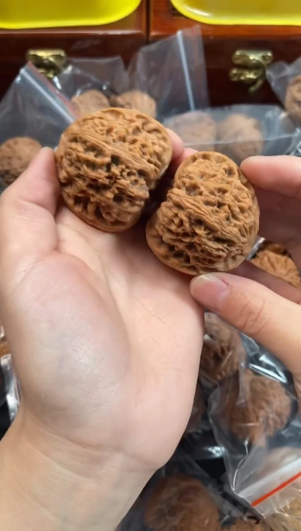 把件文玩核桃南疆石44尺x701