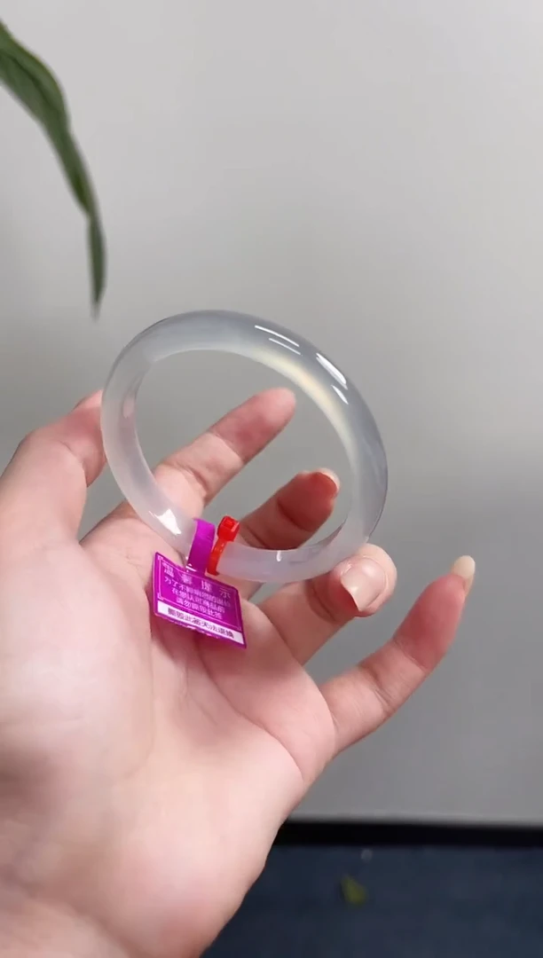 玛瑙/玉髓手镯未镶嵌56圈 需要包容