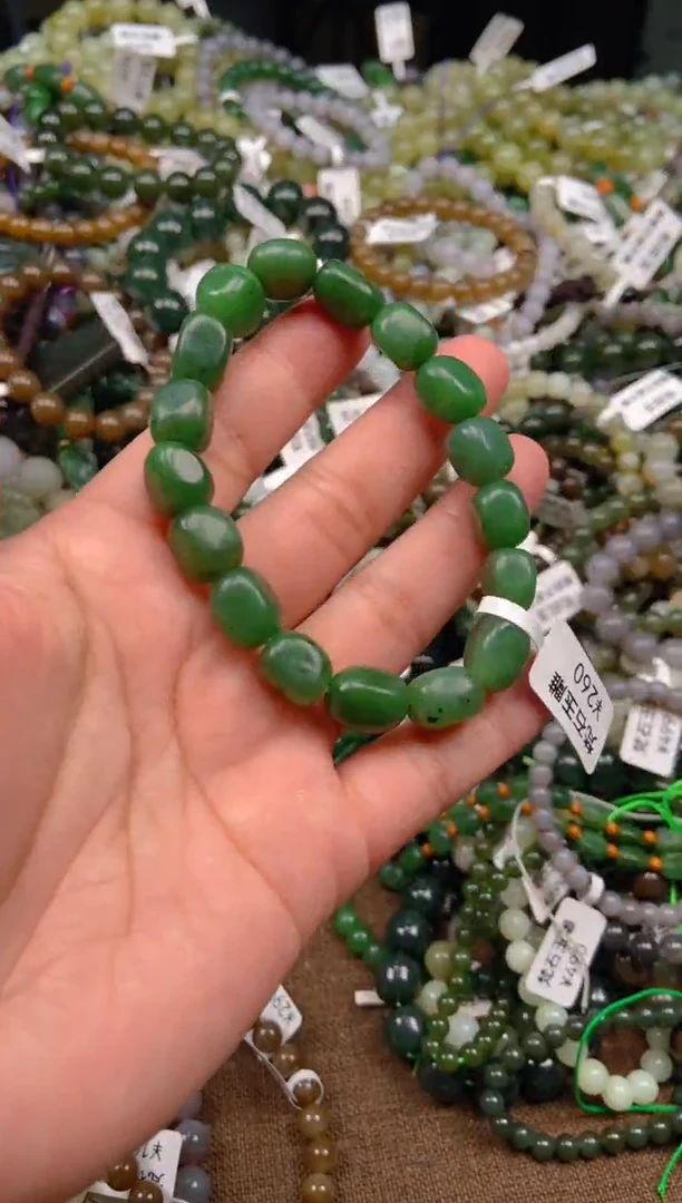 和田玉未镶嵌颈饰1