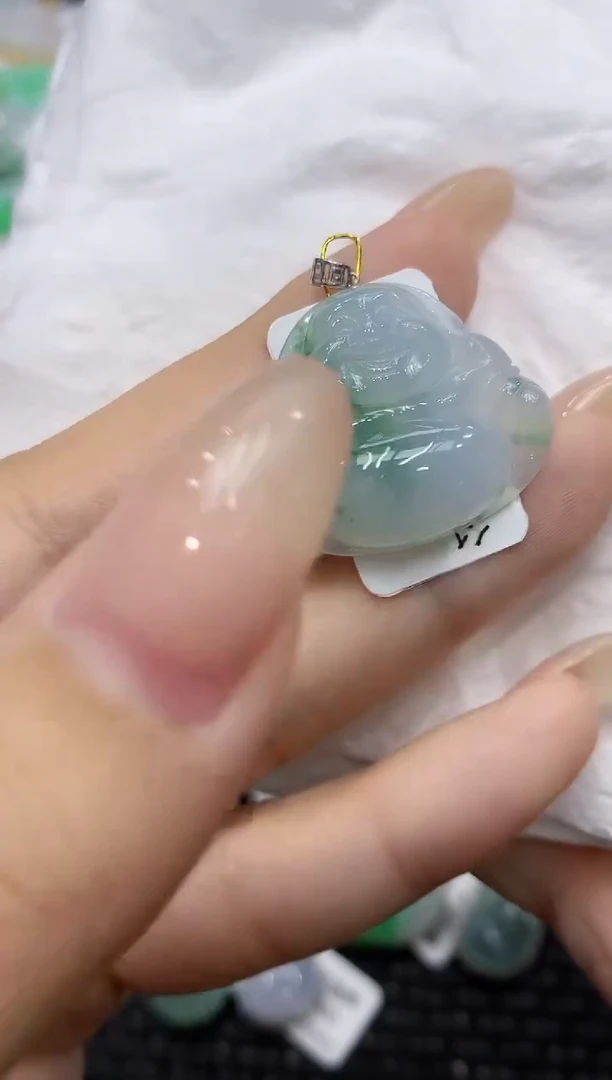 颈饰18K金镶嵌翡翠111111111111