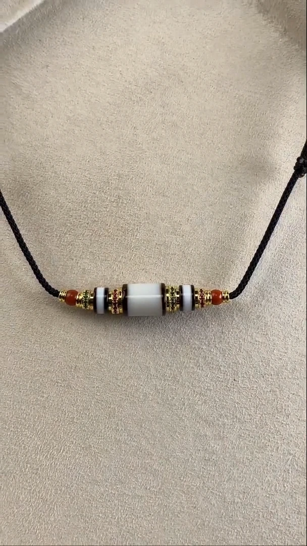 未镶嵌石英质玉珠宝奇石1