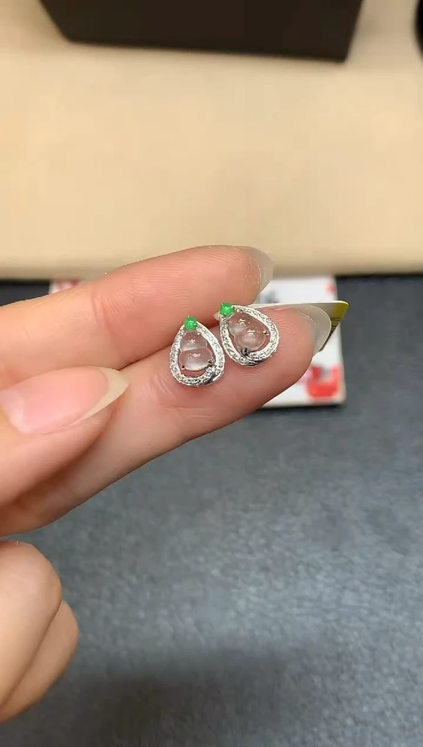 18K金镶嵌翡翠耳饰【无鉴赏期】葫芦【无服务费