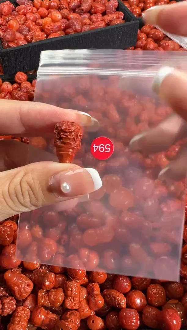 颈饰未镶嵌南红玛瑙1