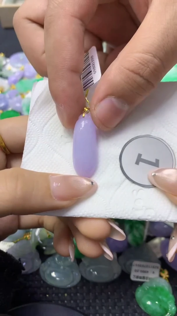 颈饰18K金镶嵌翡翠天然缅甸翡翠A货