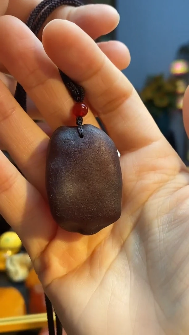 琥珀颈饰未镶嵌挂件