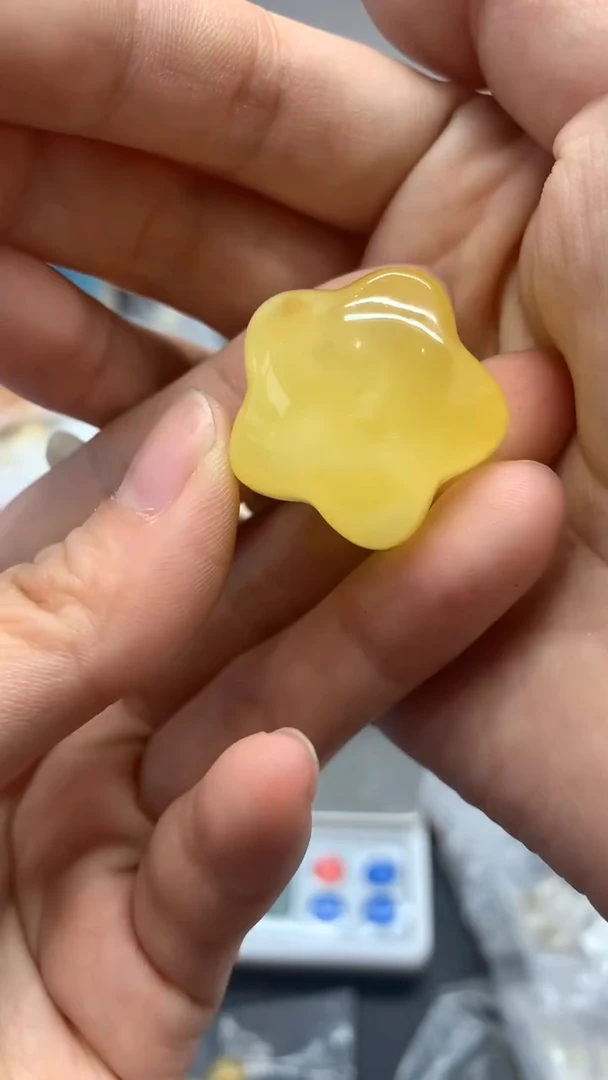 未镶嵌琥珀珠宝奇石2072
