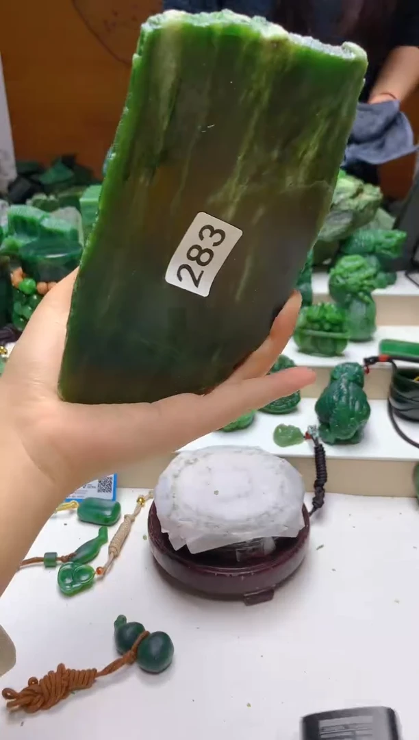 未镶嵌和田玉（碧玉）珠宝半成品0