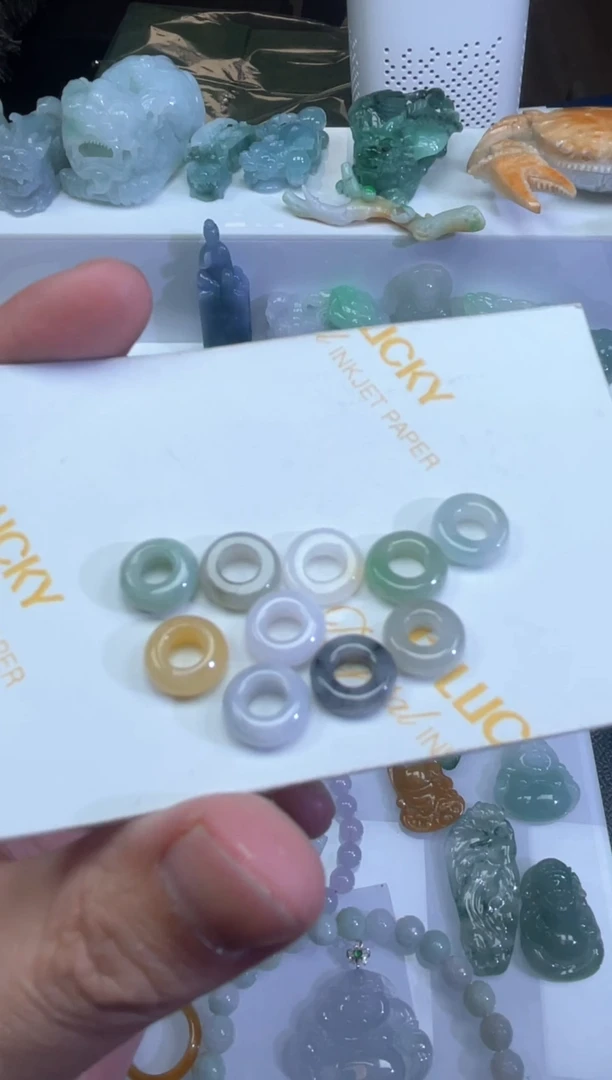【闪购商品】翡翠摆件未镶嵌甜甜圈