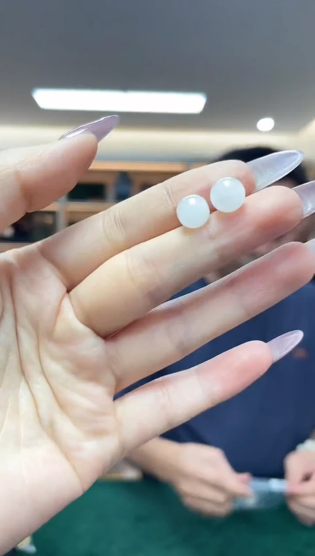 和田玉18K金镶嵌耳饰多样性发一件