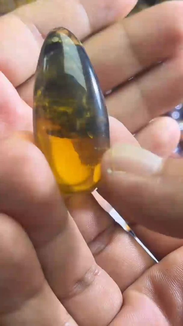 裸石琥珀未镶嵌95