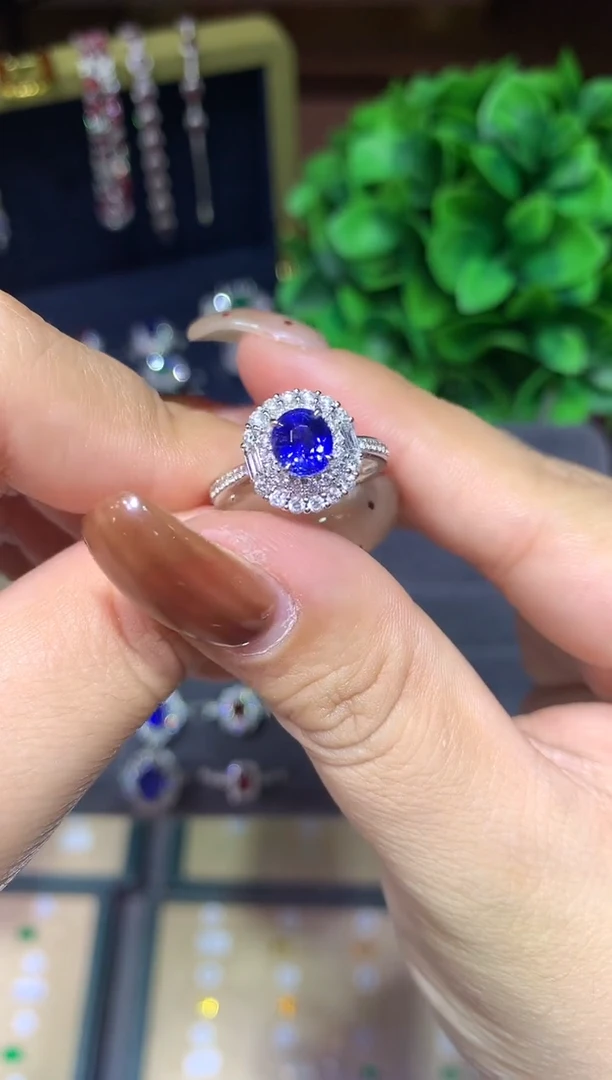 戒指蓝宝石18K金镶嵌1.18ct