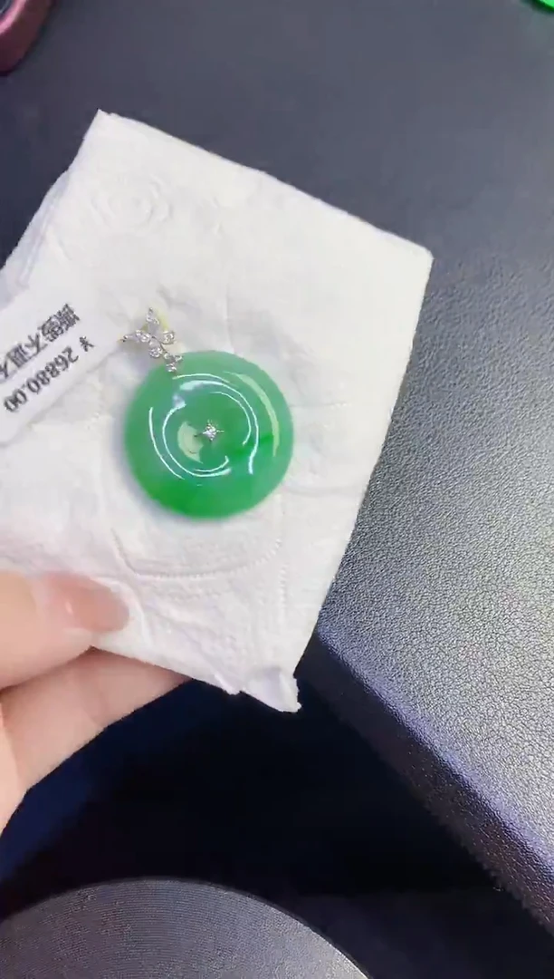 颈饰18K金镶嵌翡翠缅甸天然翡翠A货