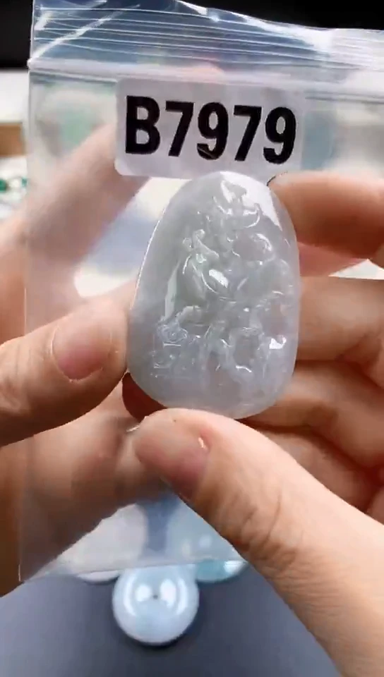 颈饰未镶嵌翡翠天然翡翠吊坠挂件