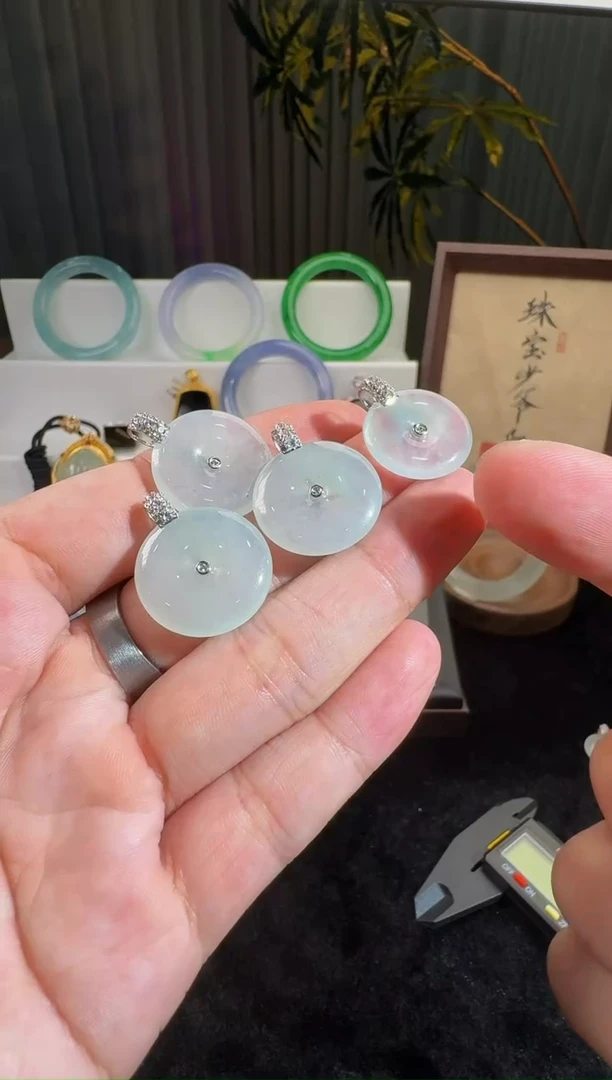 18K金镶嵌定制翡翠4076--多样性发一个