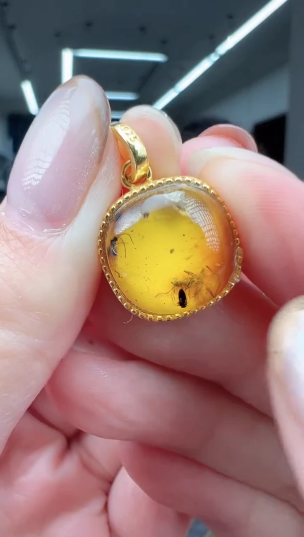 琥珀颈饰银S925镶嵌吊坠