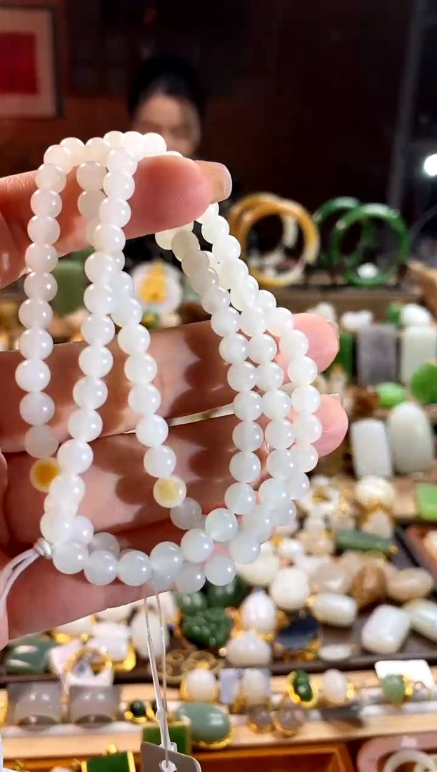 【闪购商品】和田玉项链未镶嵌。