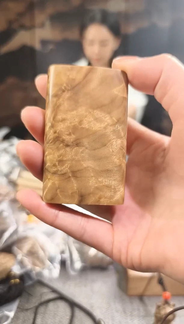 【闪购商品】金丝楠无事牌手把件
