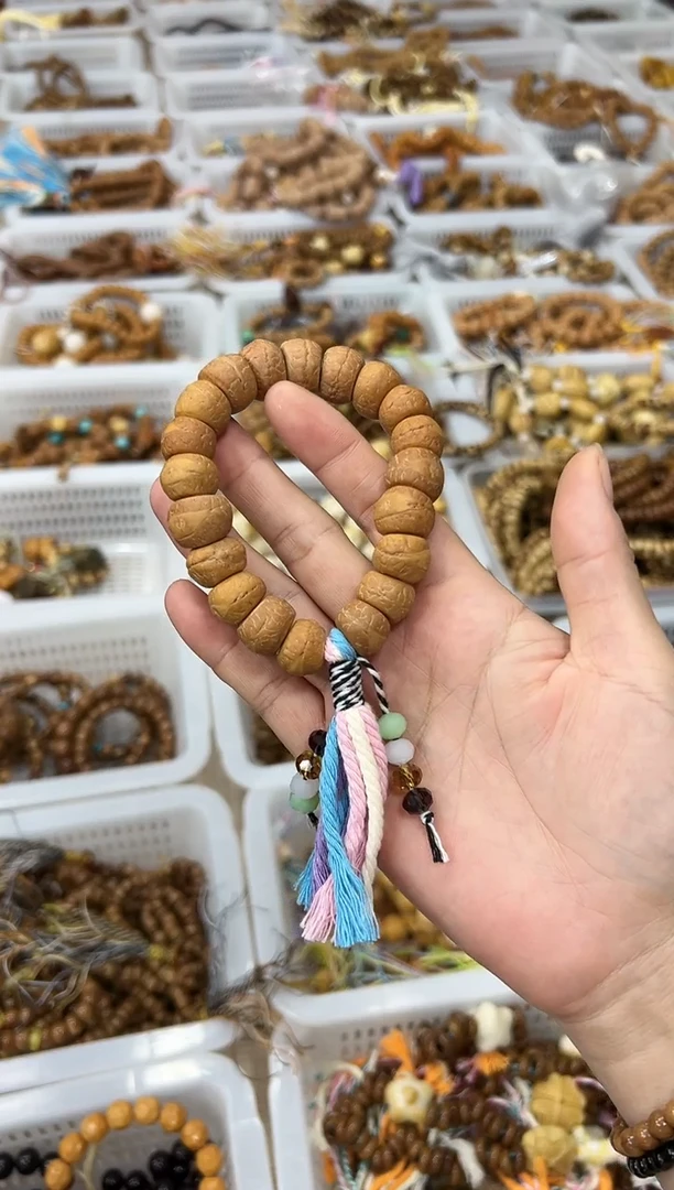 手串凤眼菩提卡15左右 凤眼菩提 厚切大肠单圈手持