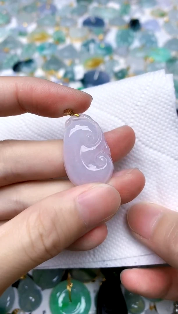 颈饰18K金镶嵌翡翠天然A货翡翠