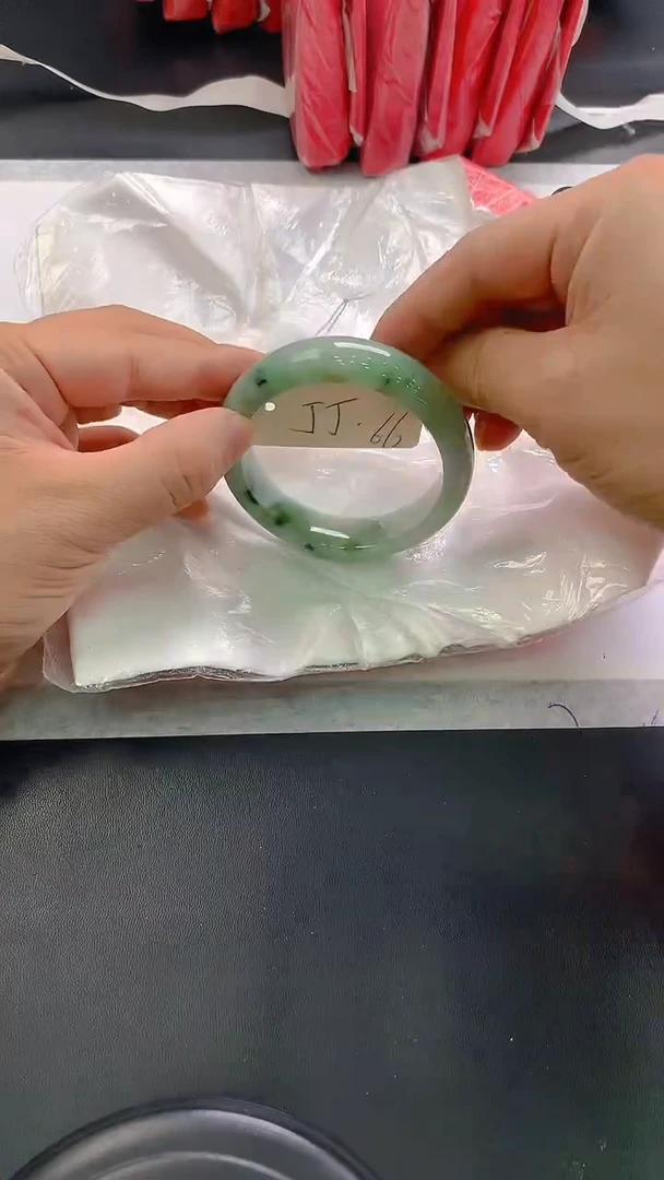 未镶嵌手镯翡翠66