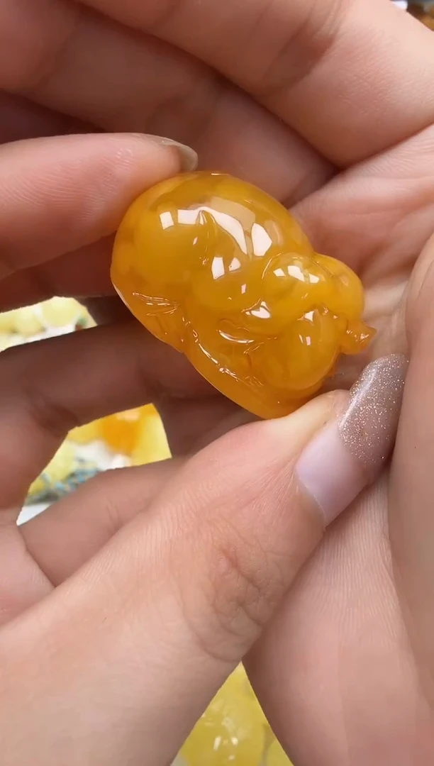 裸石琥珀未镶嵌如图