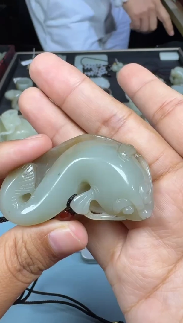 和田玉未镶嵌颈饰1