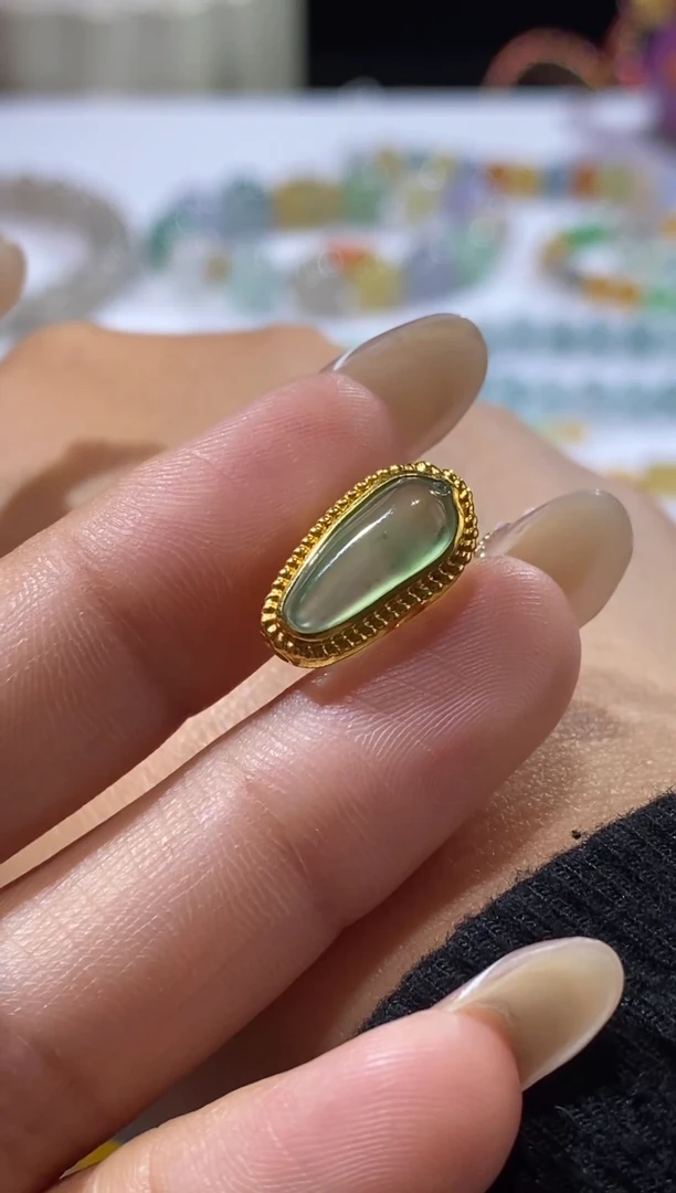 未镶嵌定制翡翠卡12.3瓜子