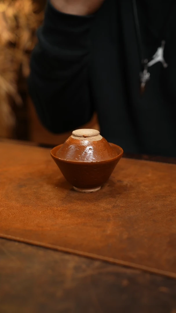 【闪购商品】古秋手作酱釉盖碗0284