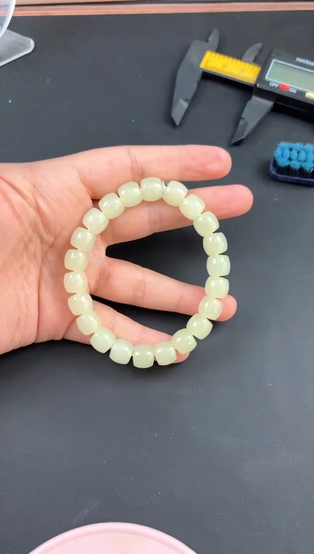 手串未镶嵌和田玉若羌微色差卡10手串L