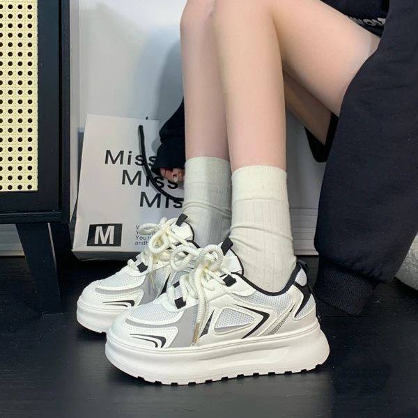 人本女鞋新款2025潮流百搭显脚小轻便板鞋运动休闲鞋厚底鞋ins潮