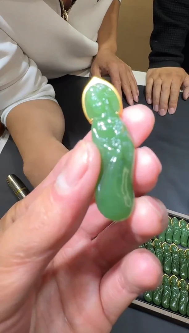 【闪购商品】和田玉观音足金镶嵌123好大哥