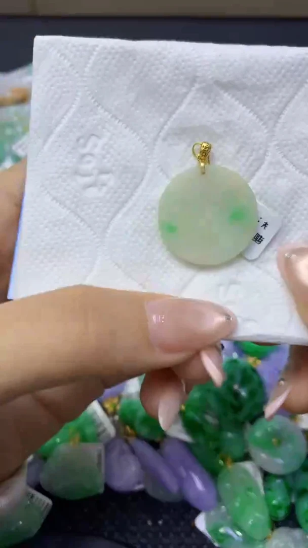 颈饰未镶嵌翡翠天然缅甸翡翠A货