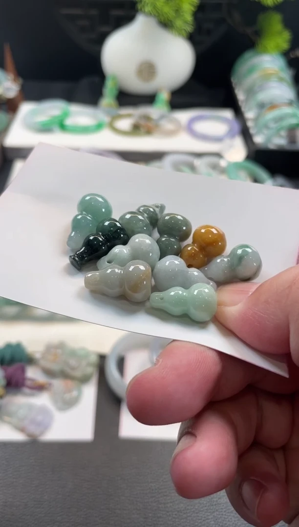 颈饰未镶嵌翡翠22号链接 有纹裂