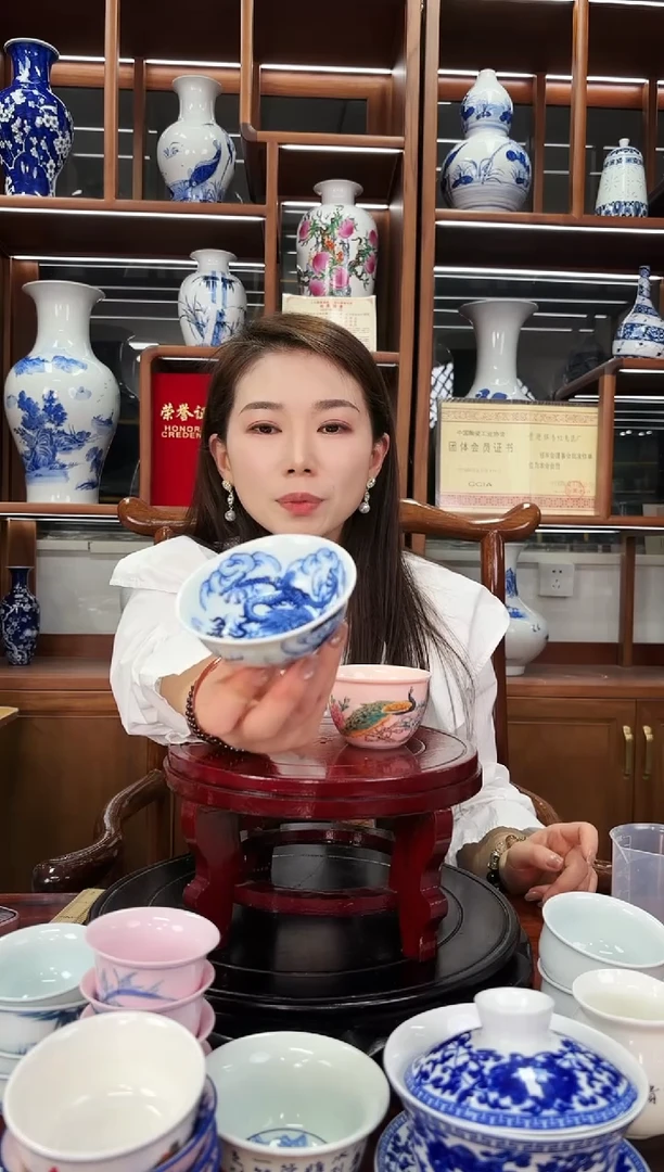 A15景德镇玩玉系列龙纹宫碗1只