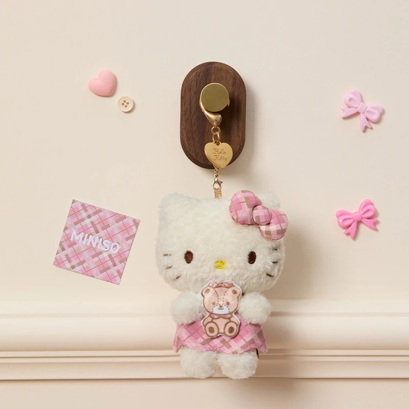 三丽鸥家族复古格纹系列抱熊挂件-Hello Kitty款