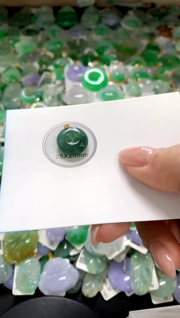 翡翠未镶嵌颈饰1111111111111111