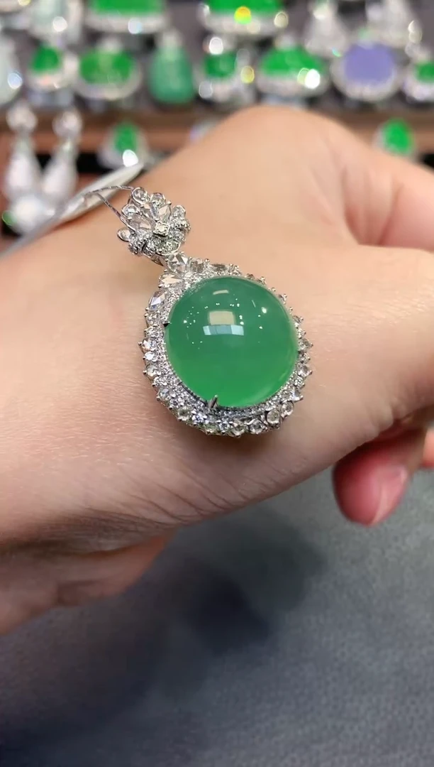 吊坠(不含链)18K金镶嵌翡翠D30