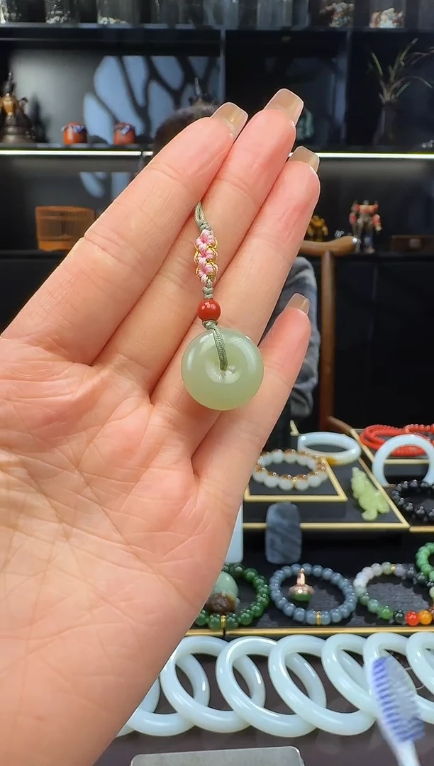 颈饰未镶嵌和田玉平安扣挂件