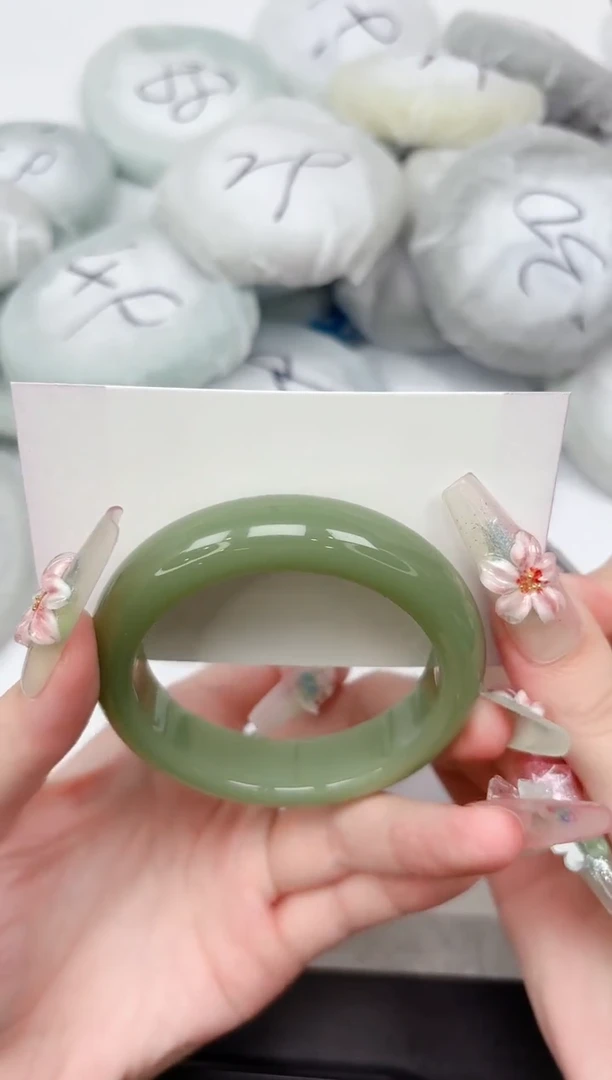 未镶嵌手镯石英质玉253-52.7