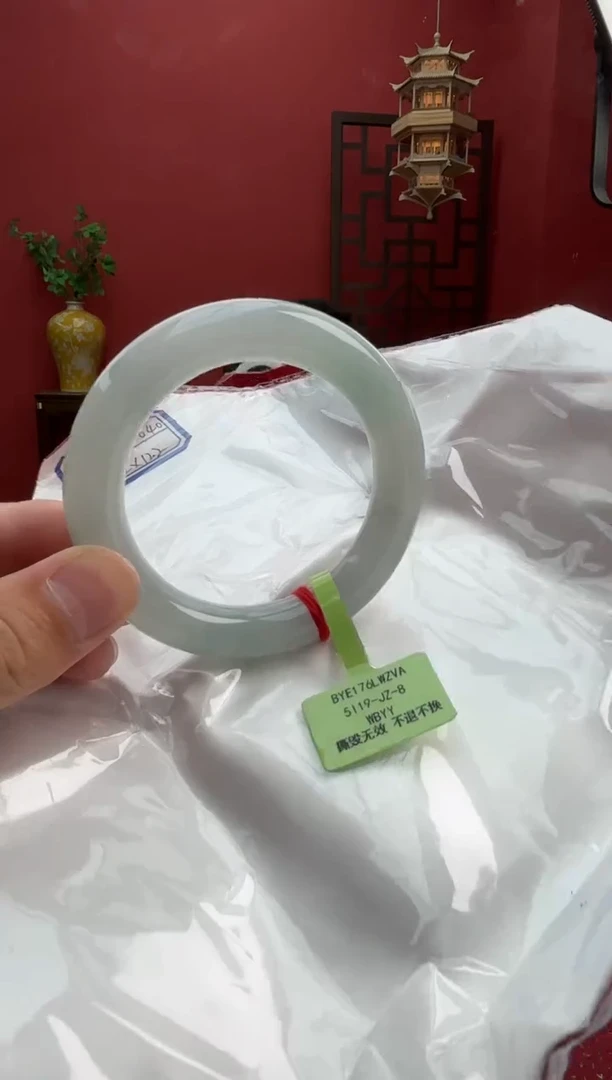 未镶嵌手镯（圆镯）翡翠翡翠手镯7