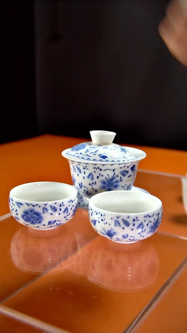 其他陶瓷《言泥陶瓷》新品描银缠枝莲系列三才盖碗