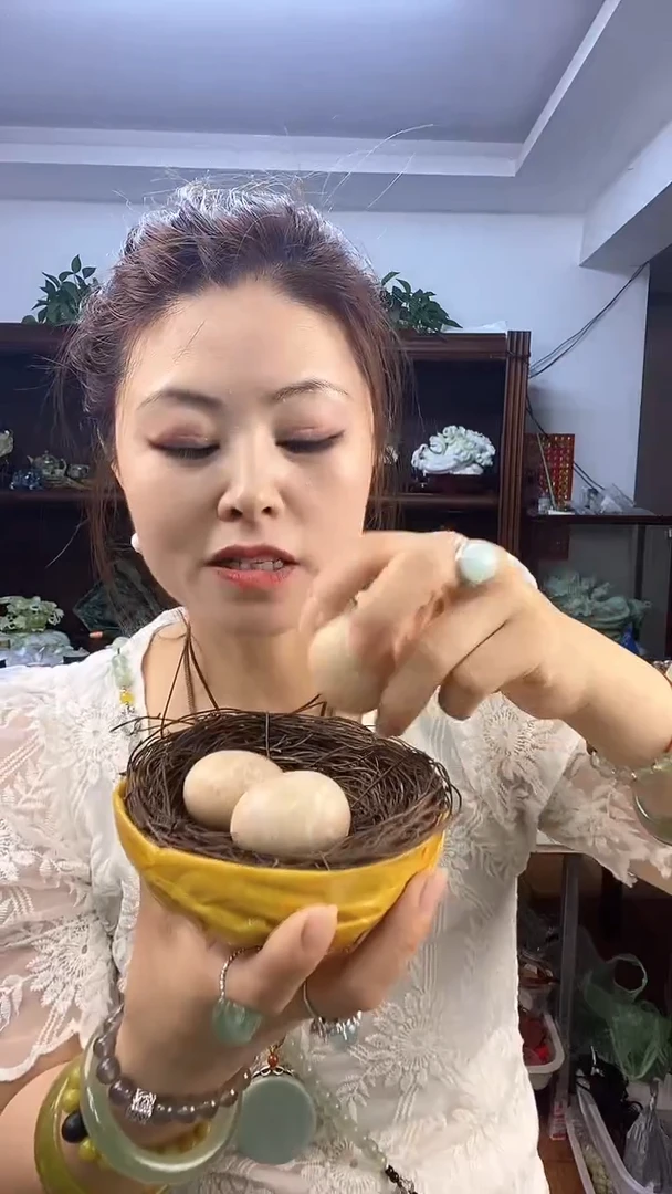 蛇纹石玉未镶嵌蛋多样性发货其中之一