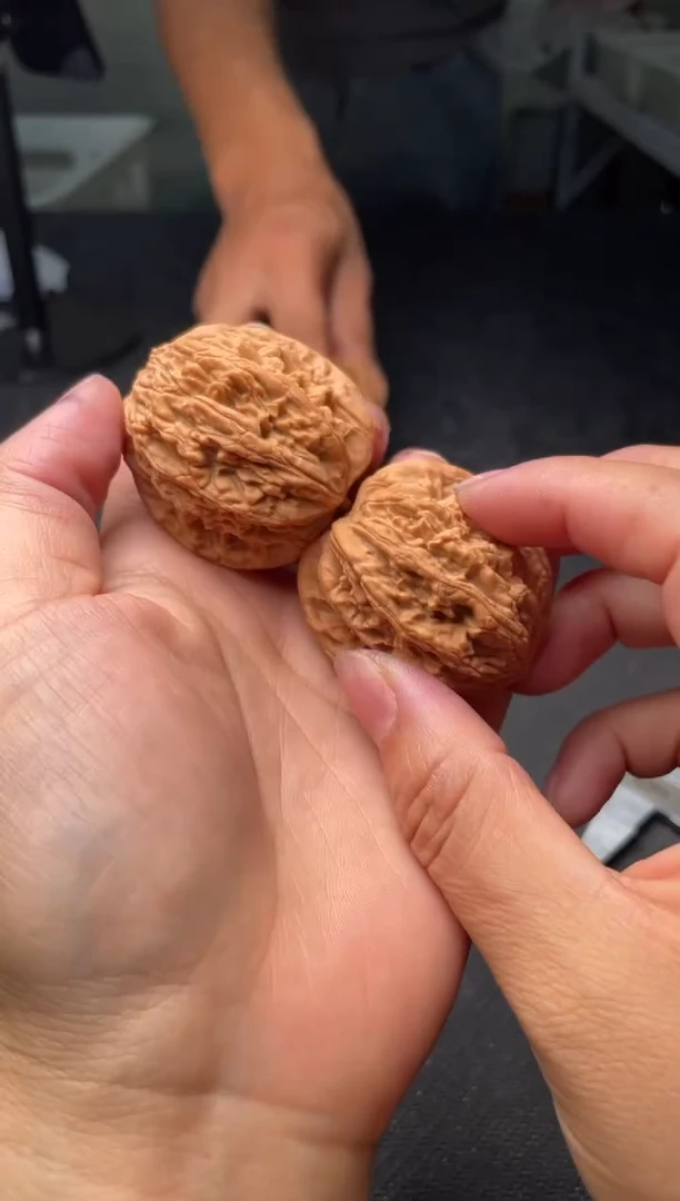 把件文玩核桃w74  虎头  40