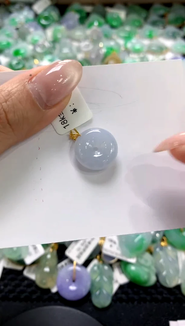 翡翠18K金镶嵌颈饰1111111111111111