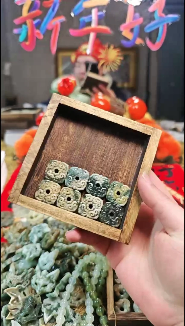 【闪购商品】蛇纹石玉颈饰未镶嵌吊坠18