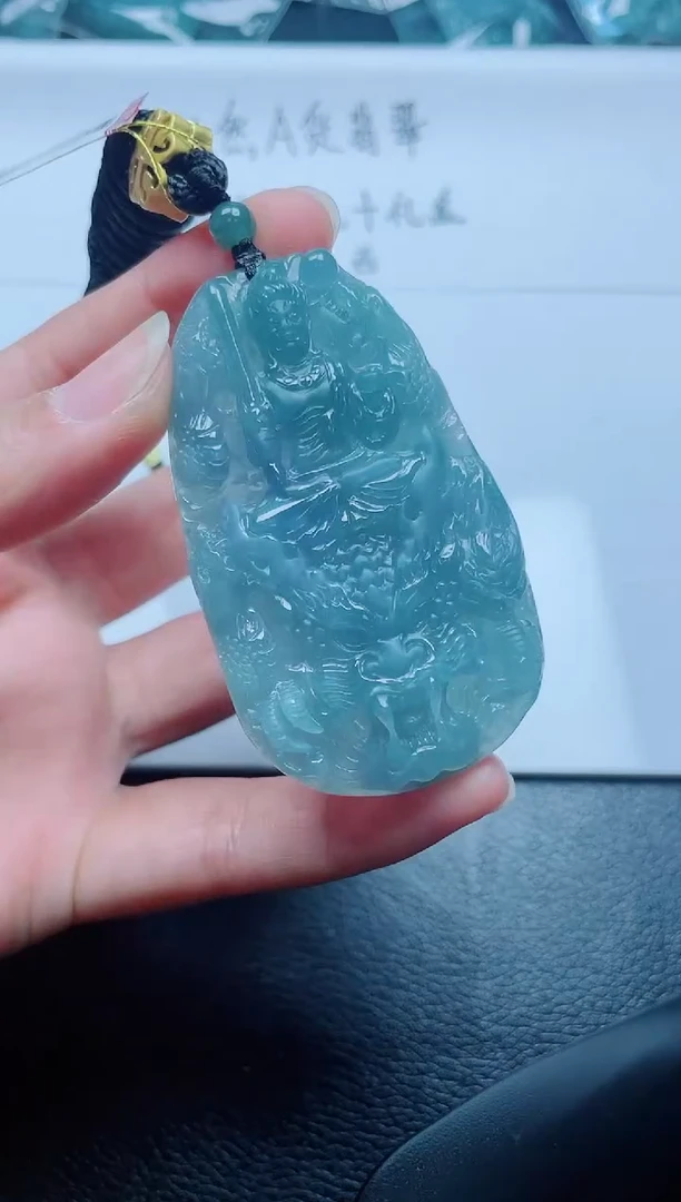 翡翠未镶嵌颈饰